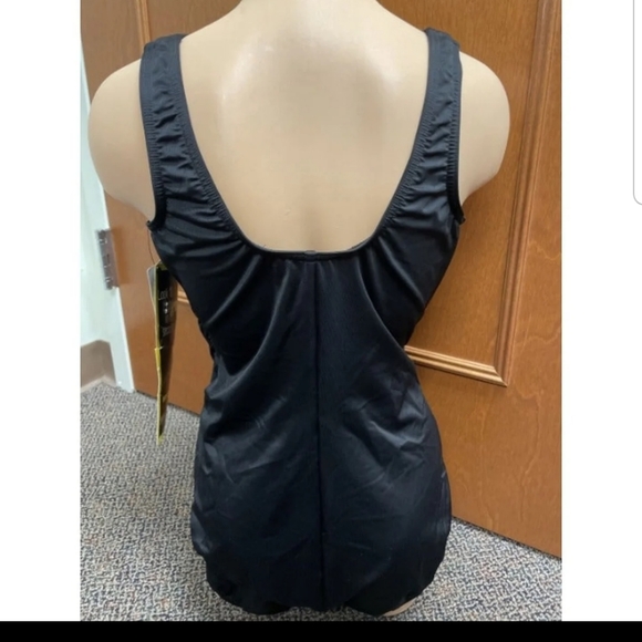 Miraclesuit swimsuit - Picture 2 of 4